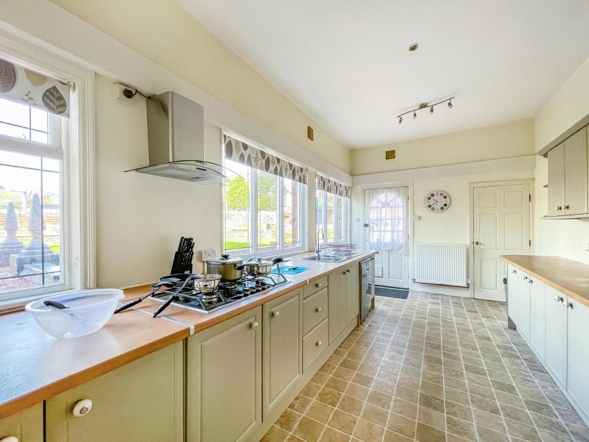 *Rd9Bc* For Your Most Relaxed & Cosy Stay + Free Parking + Free Fast Wifi * Leeds  Exterior photo